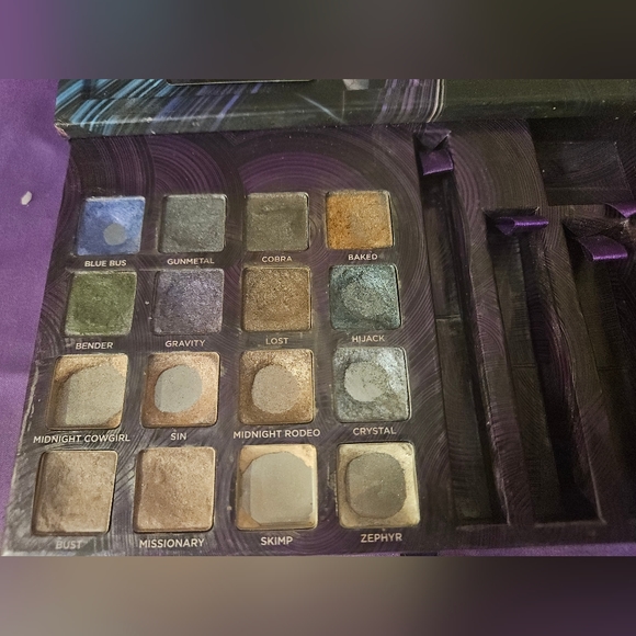 Urban Decay Book of Shadows Vol. 4 Part 1 SUPER RARE - Picture 3 of 8
